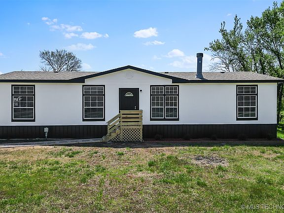3rd image of 17630 E Meadow Ln