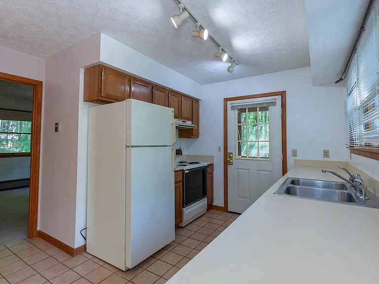148 S Fieldstone Ln — Photo 14