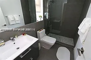 600 15th St #6 — Photo 13