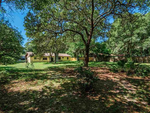 3rd image of 1062 Winterhawk Dr