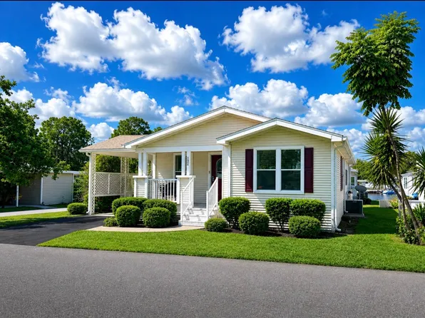 132 N Lake Dr #820, Leesburg, FL 34788