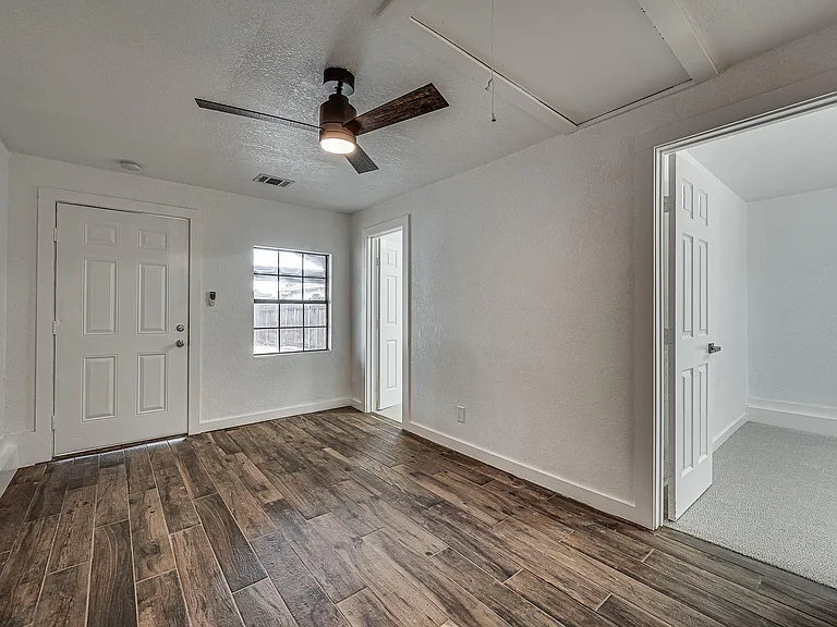 4728 Houghton Ave — Photo 22