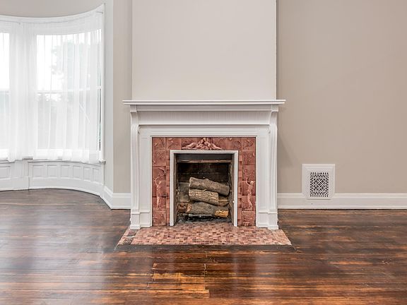 5th image of 3435 Whitfield Ave APT 2