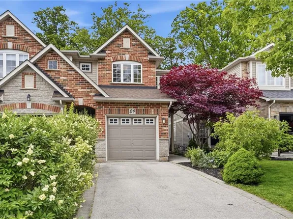 29 Sunnycroft Ct, Hamilton, ON L8B 0L3