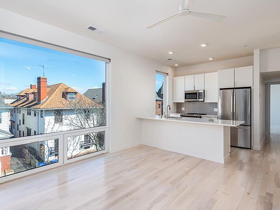 3rd image of 225 Waterman St #201