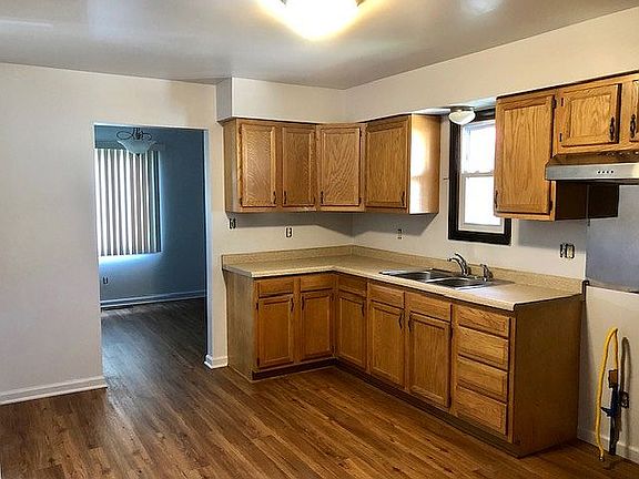 2nd image of 2634 44th St Unit 2