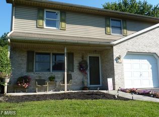 14752 Sherwood Dr, Greencastle, PA 17225