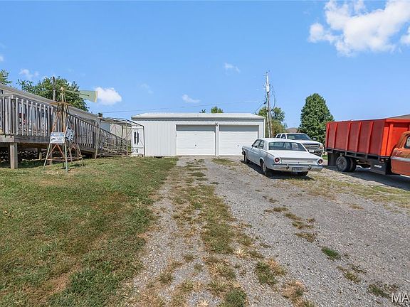 5th image of 114 Hickory Dr