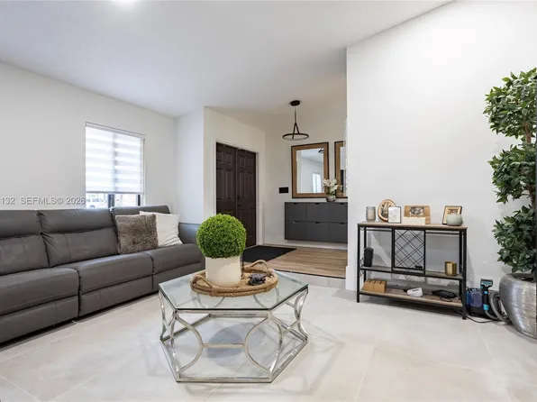 1030 NW 95th Ter, Plantation, FL 33322