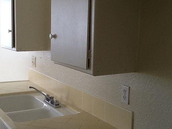 4th image of 1585 N Lugo Ave APT 21