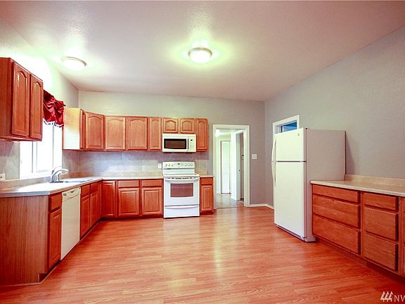 5th image of 600 W Marion St