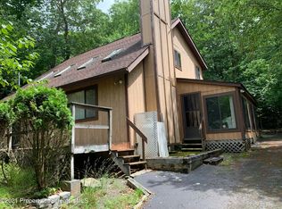 9494 Juniper Dr, Tobyhanna, PA
