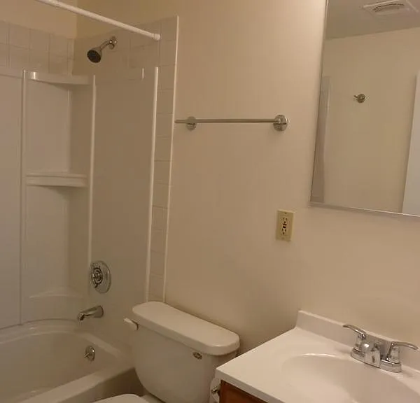 101 E Broadway #9 — Photo 7