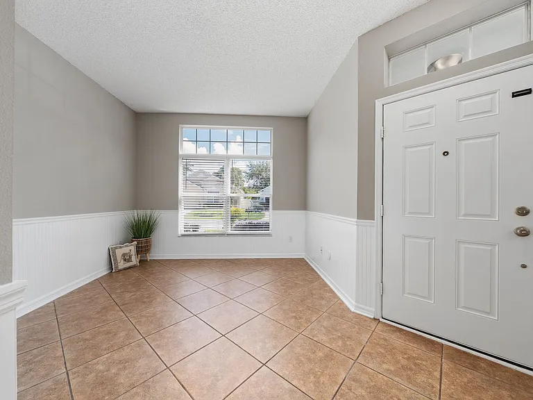 9724 Myrtle Creek Ln — Photo 11