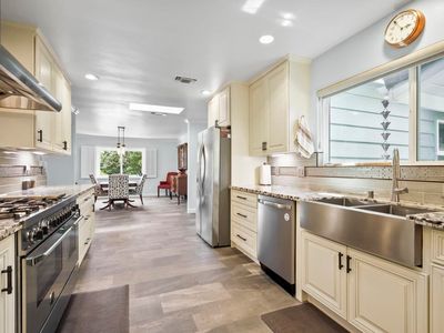 860 Ora Avo Dr, Vista, CA, 92084