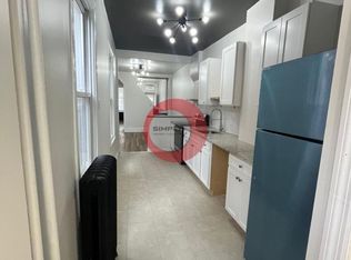 826 N 6th St, Reading, PA 19601