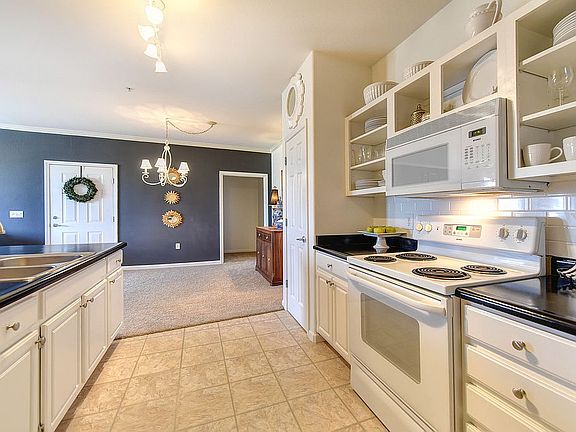 3rd image of 501 Gibson Dr APT 1624