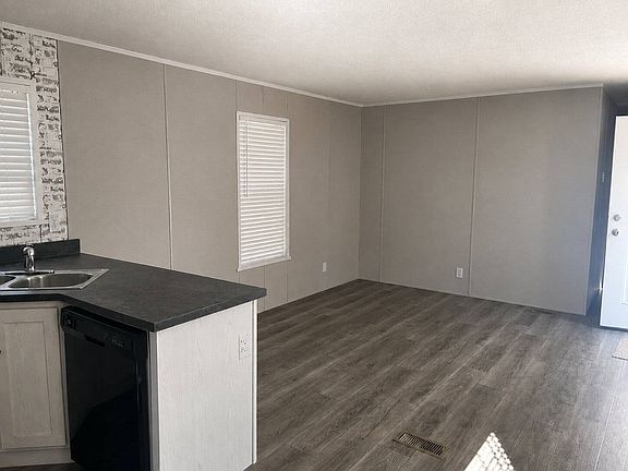 4th image of 1085 Spring Bay Rd #45