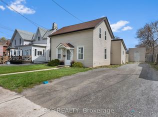 146 Oakdale Ave, Saint Catharines, ON L2P 2L1