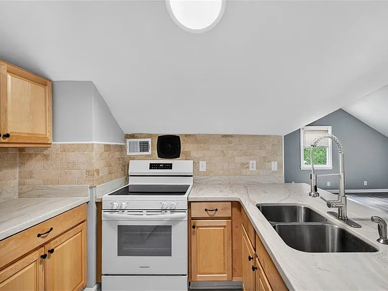 600 Mansfield St #C — Photo 3