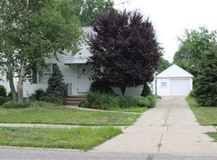 389 E 271st St, Euclid, OH