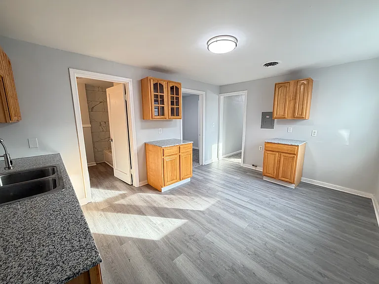 2026 Hertel Ave #A4 — Photo 6