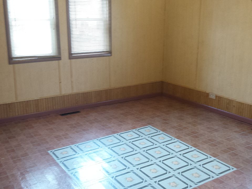 2nd image of 228 E 7th St