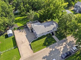 513 W 8th St, Chapman, KS 67431