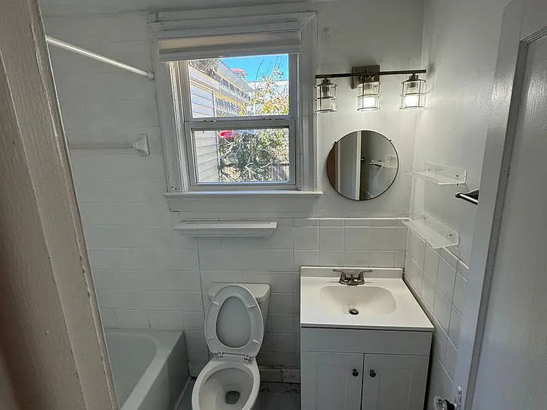 104 Edwards St — Photo 10