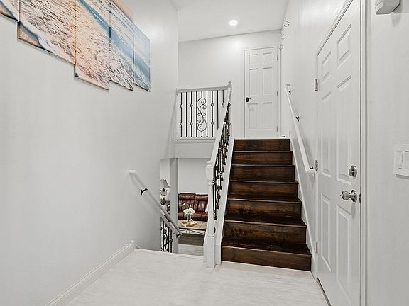 2nd image of 815 Ravoux Cir