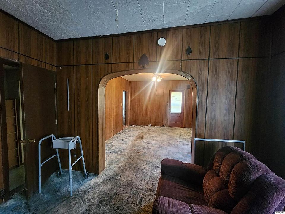 2nd image of 525 Chestnut St