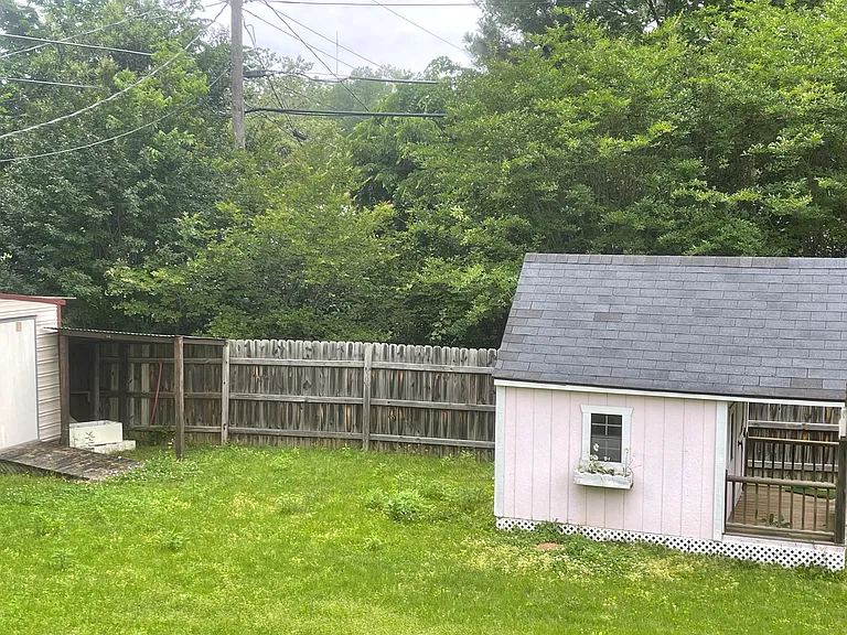 300 Willow Bend Rd — Photo 4