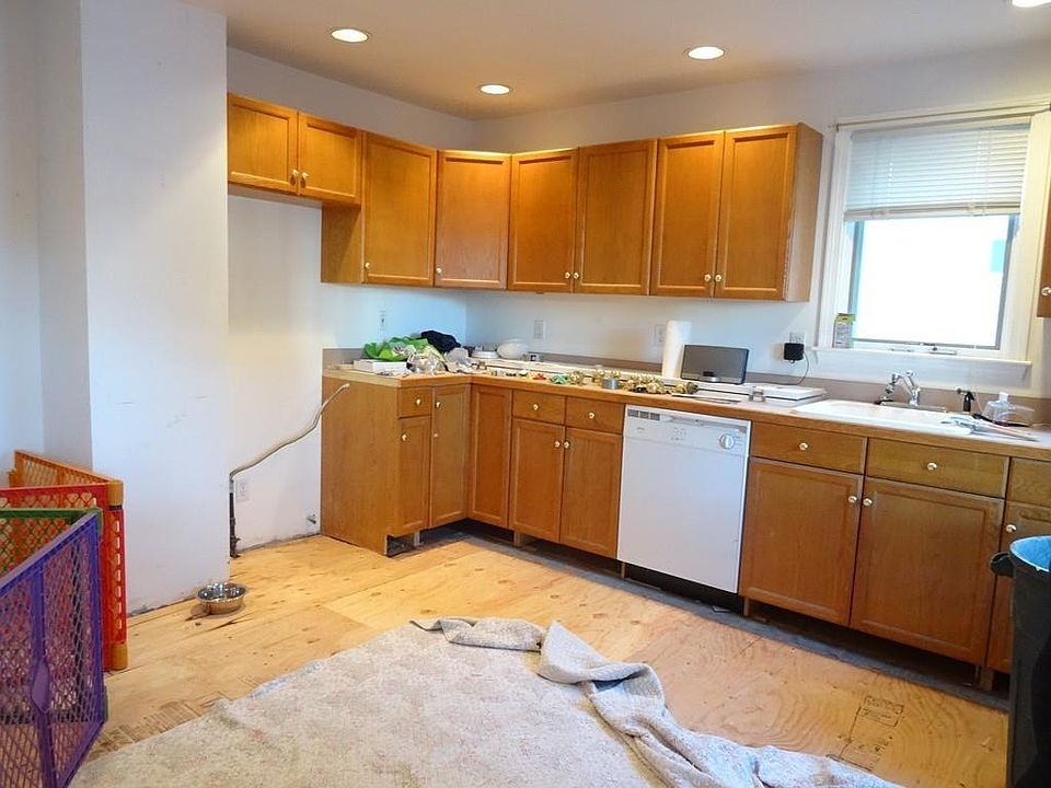 2nd image of 3 Allen Ct #1