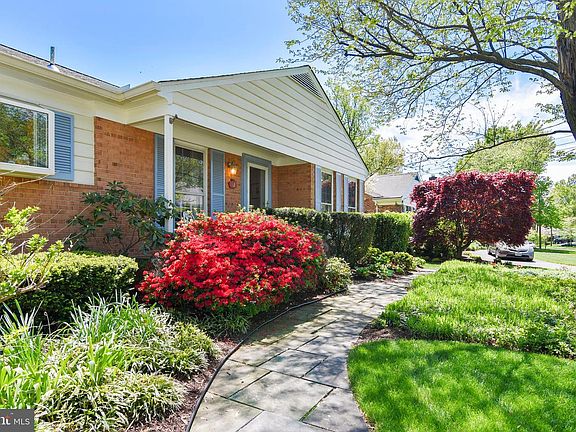 2nd image of 52 Orchard Way N