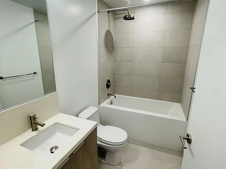 2020 Bathurst St #1809 — Photo 9