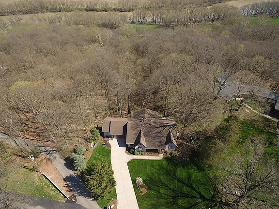 3rd image of 363 Overlook Dr