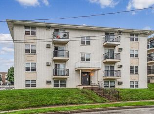 535 35th St, Des Moines, IA 50312