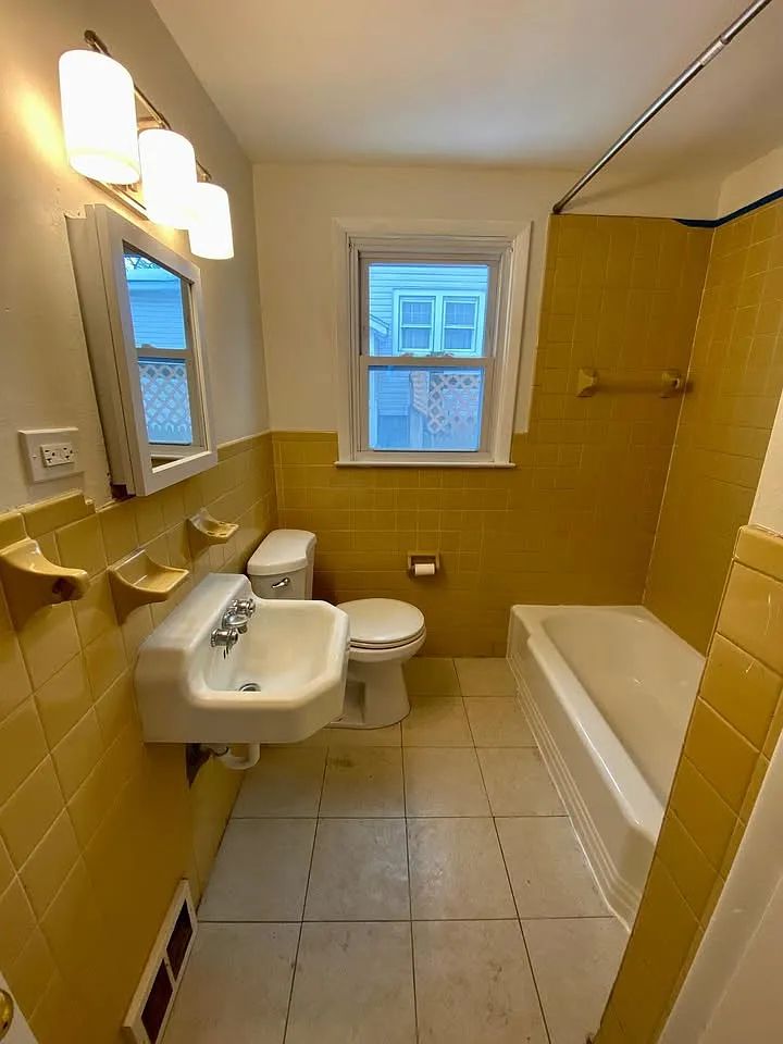 2 bed, 800 sqft, $1,095 — Photo 1