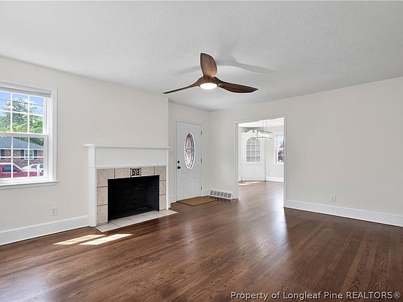 5th image of 210 W 21st St