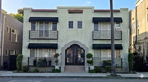 219 Redondo Ave #C Photo 1