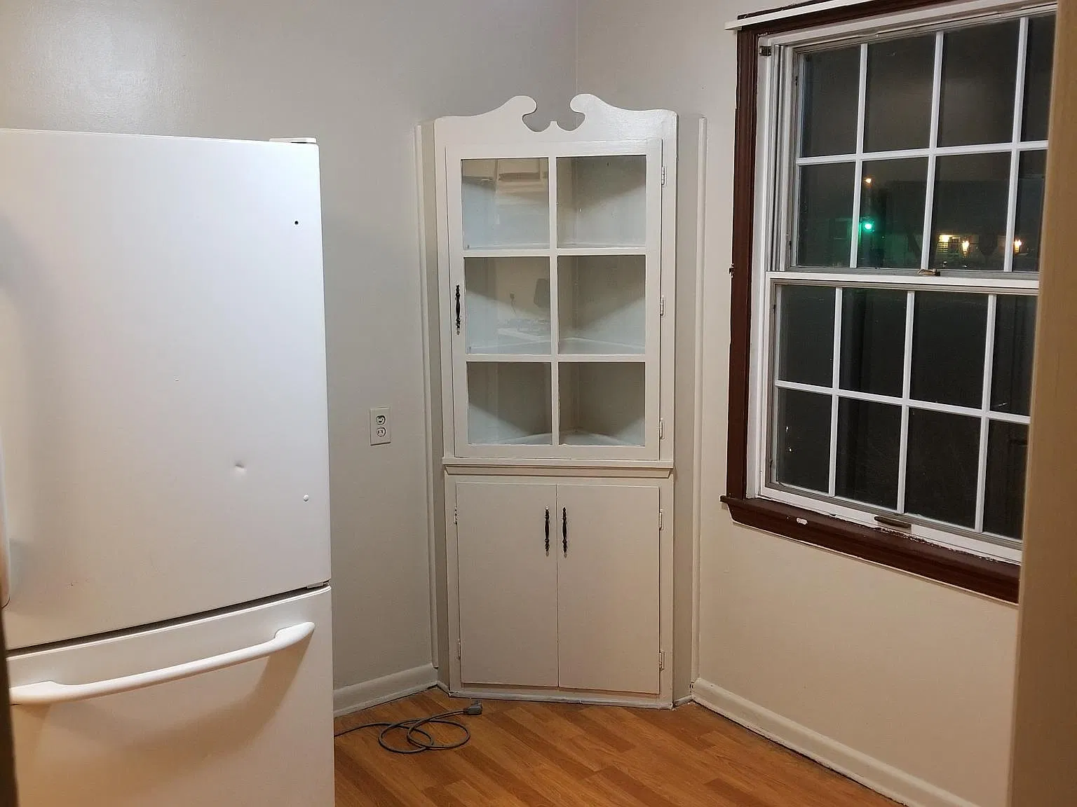 3 bed, 1000 sqft, $1,600 — Photo 2