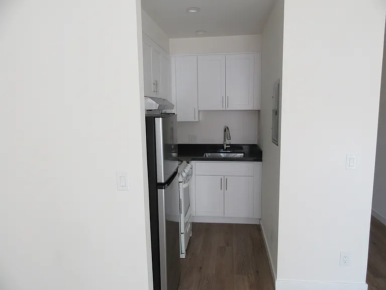 3008 1/4 S West View St #1/4 — Photo 11