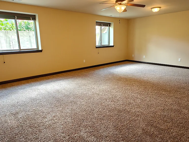 242 S Stewart St — Photo 14