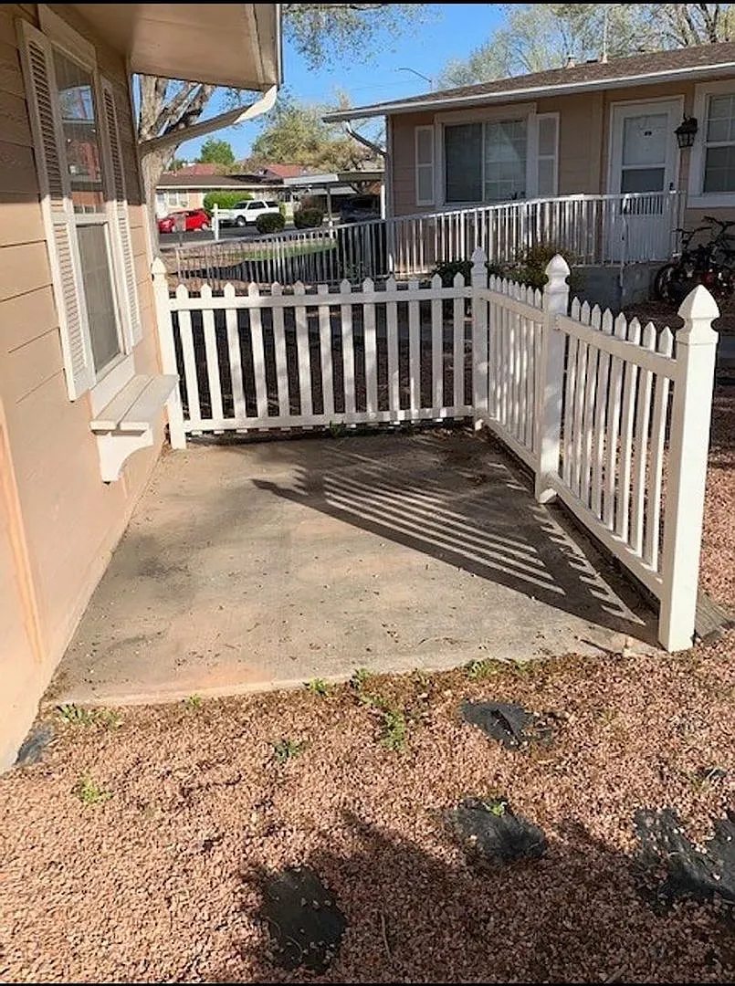 Springtree Gardens Condo — Photo 3
