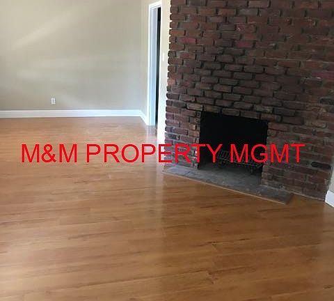 3725 BOLIVAR Living Room