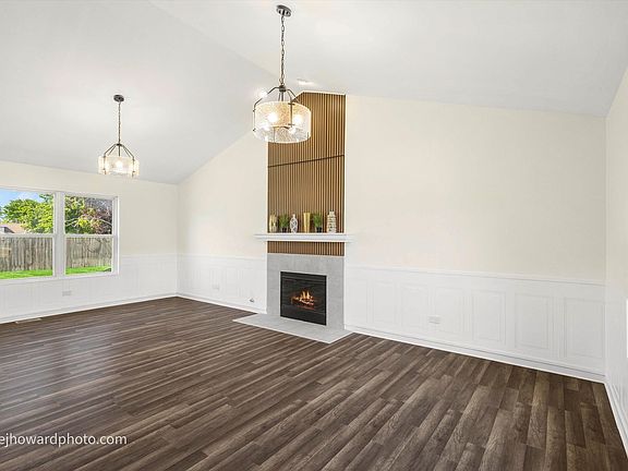 3rd image of 4606 Newberry Ave