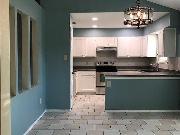 2nd image of 1600 Vera Cruz Dr