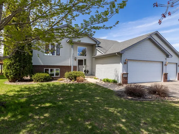 936 S Chestnut St, Belle Plaine, MN 56011