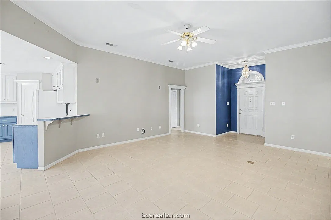 3 bed, 1645 sqft, $2,100 — Photo 2