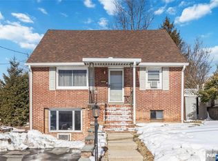 16 Seminole Ave, Dumont, NJ 07628